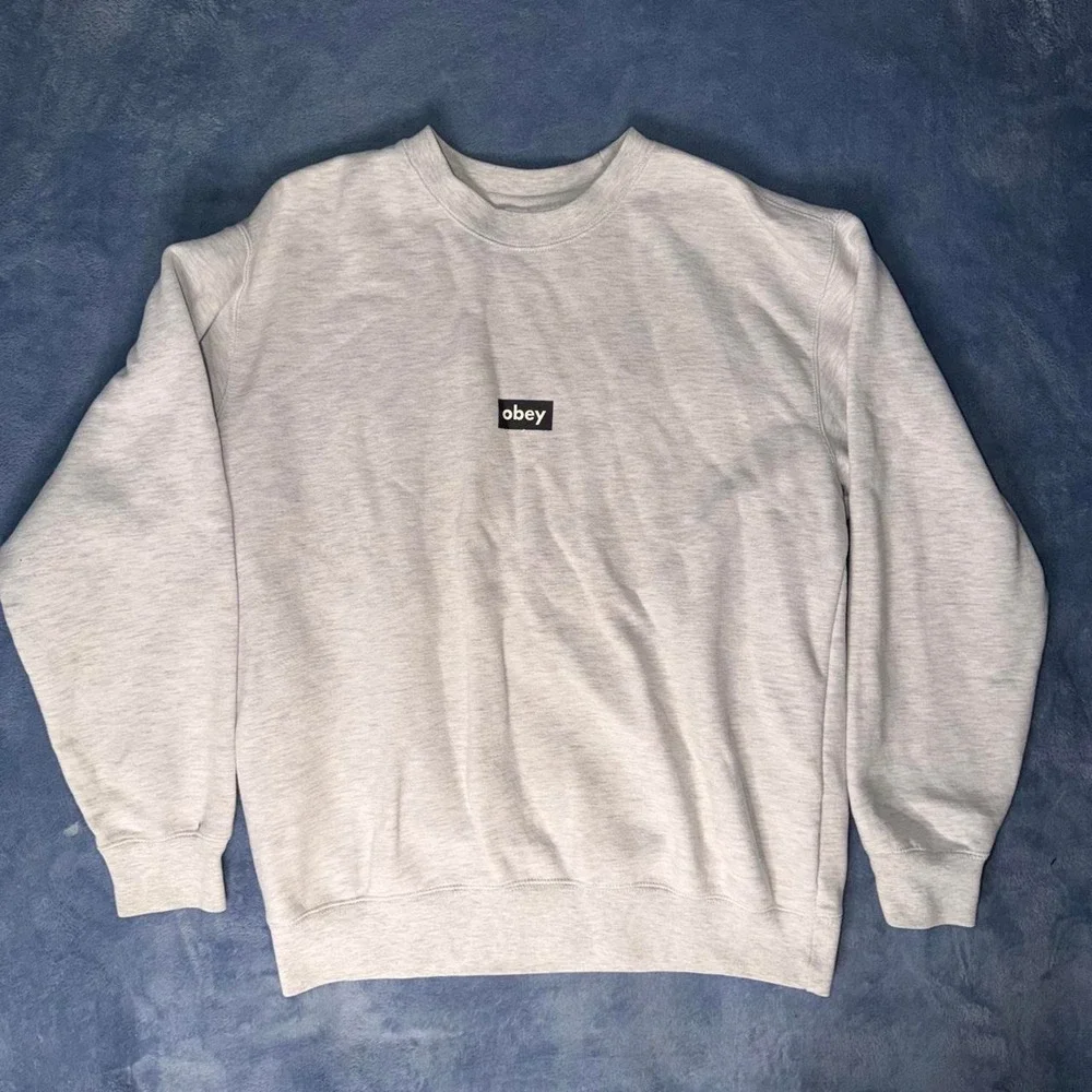 Gray Obey crewneck sweatshirt